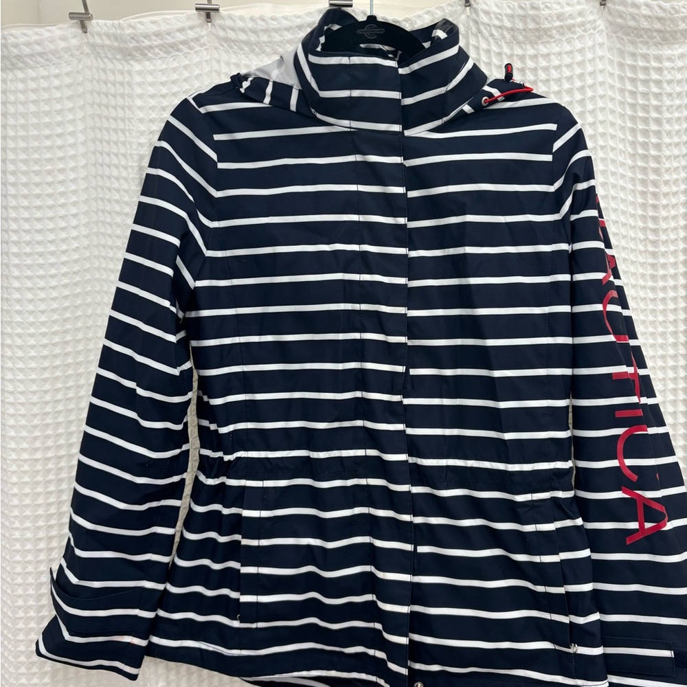 Nautica Striped Rain/wind breaker Jacket in Navy and White